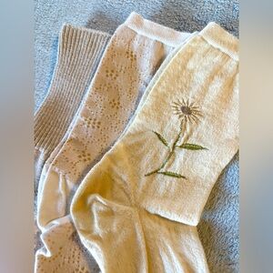 Women, Gold Toe Socks, Cream and Beige, Size 9-11, Above the Ankle, Embroidered